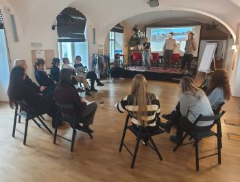 Pražská historická exkurze – připomínka odvahy, obětí i hodnot svobody